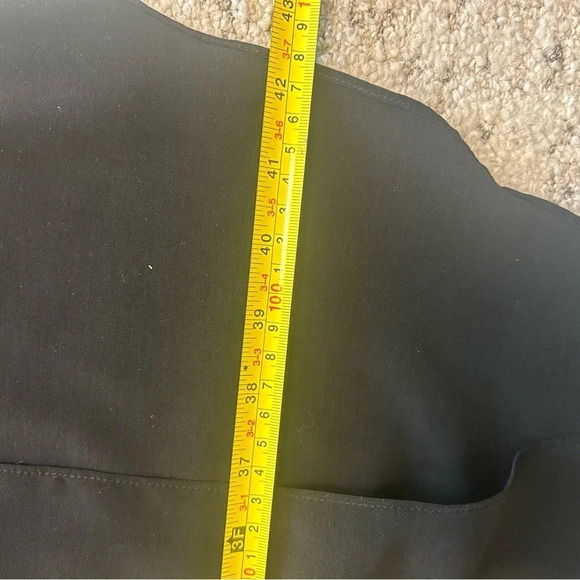 Halston black silk dress size M excellent condition flutter sleeves great dress - Picture 8 of 10